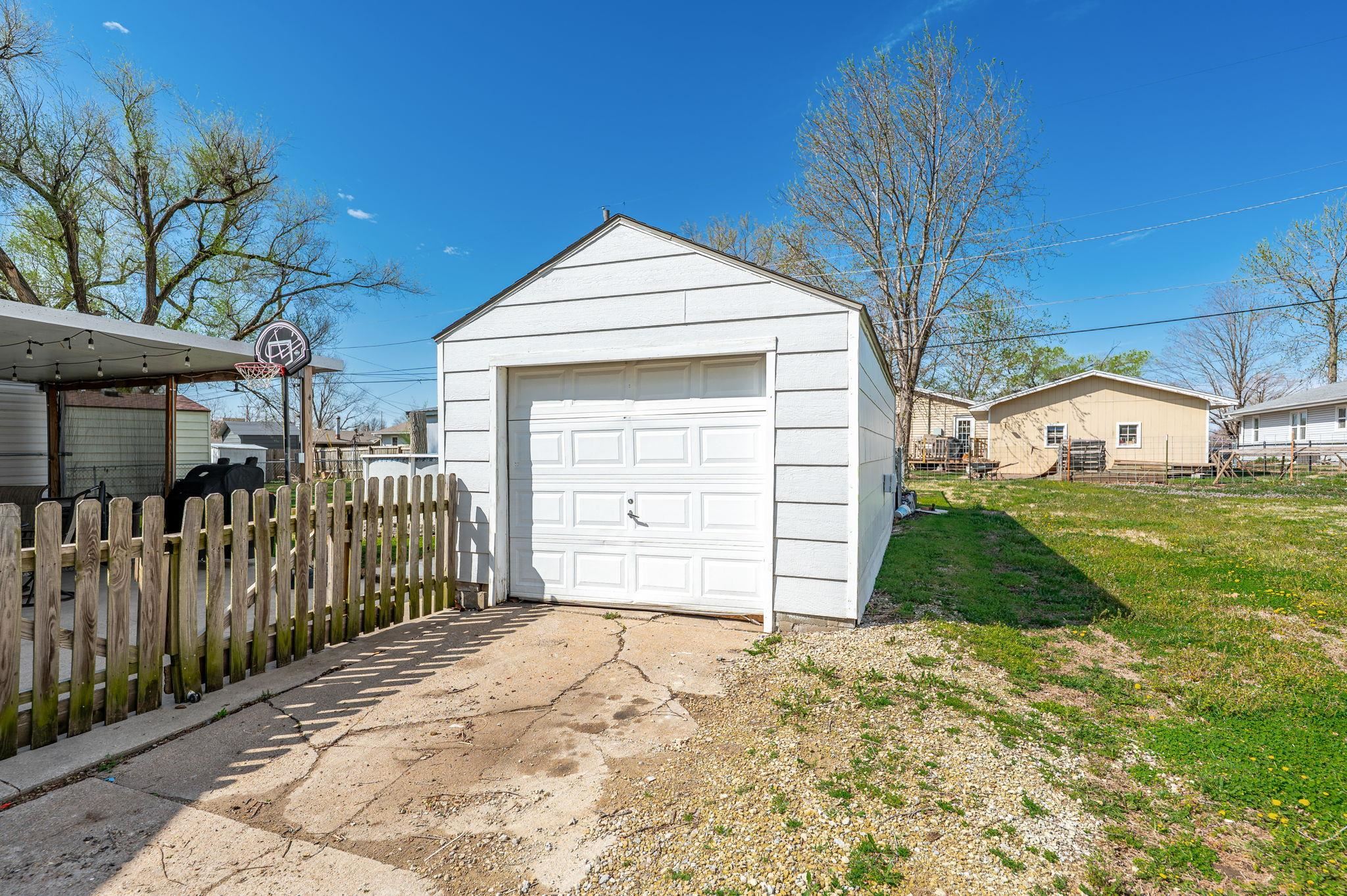 705 Maplewood Drive El Dorado KS 67042