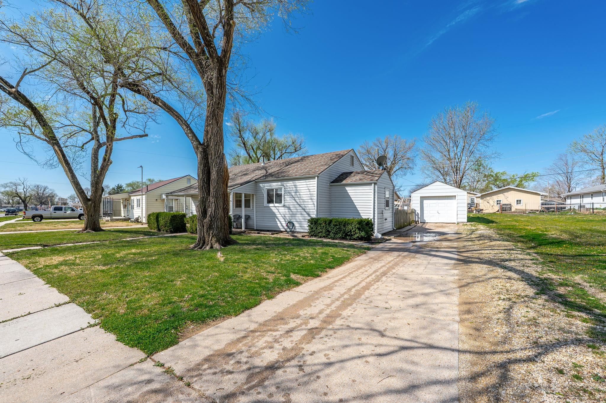 705 Maplewood Drive El Dorado KS 67042