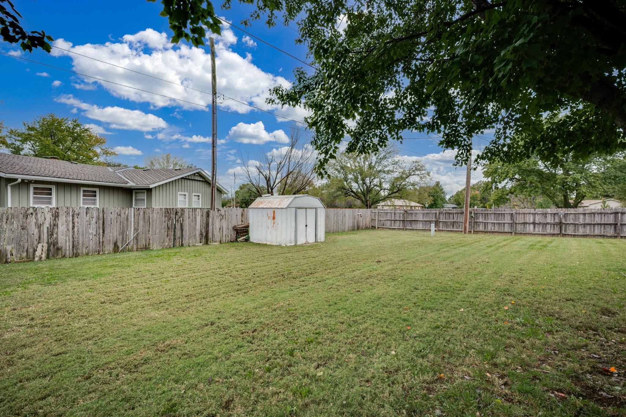 3 Huntington Road Augusta KS 67010