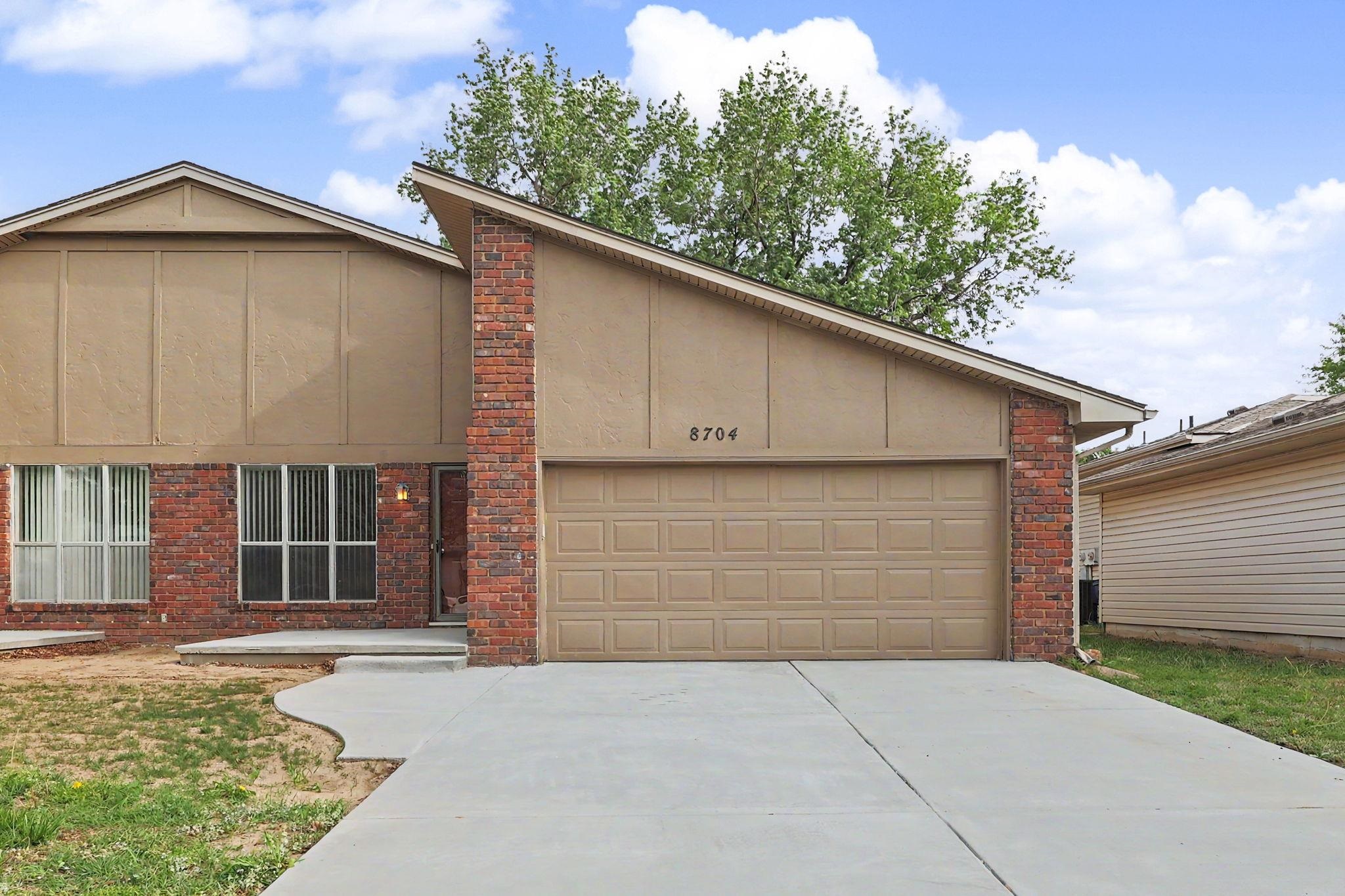 8704 E Lockmoor Wichita KS 67207