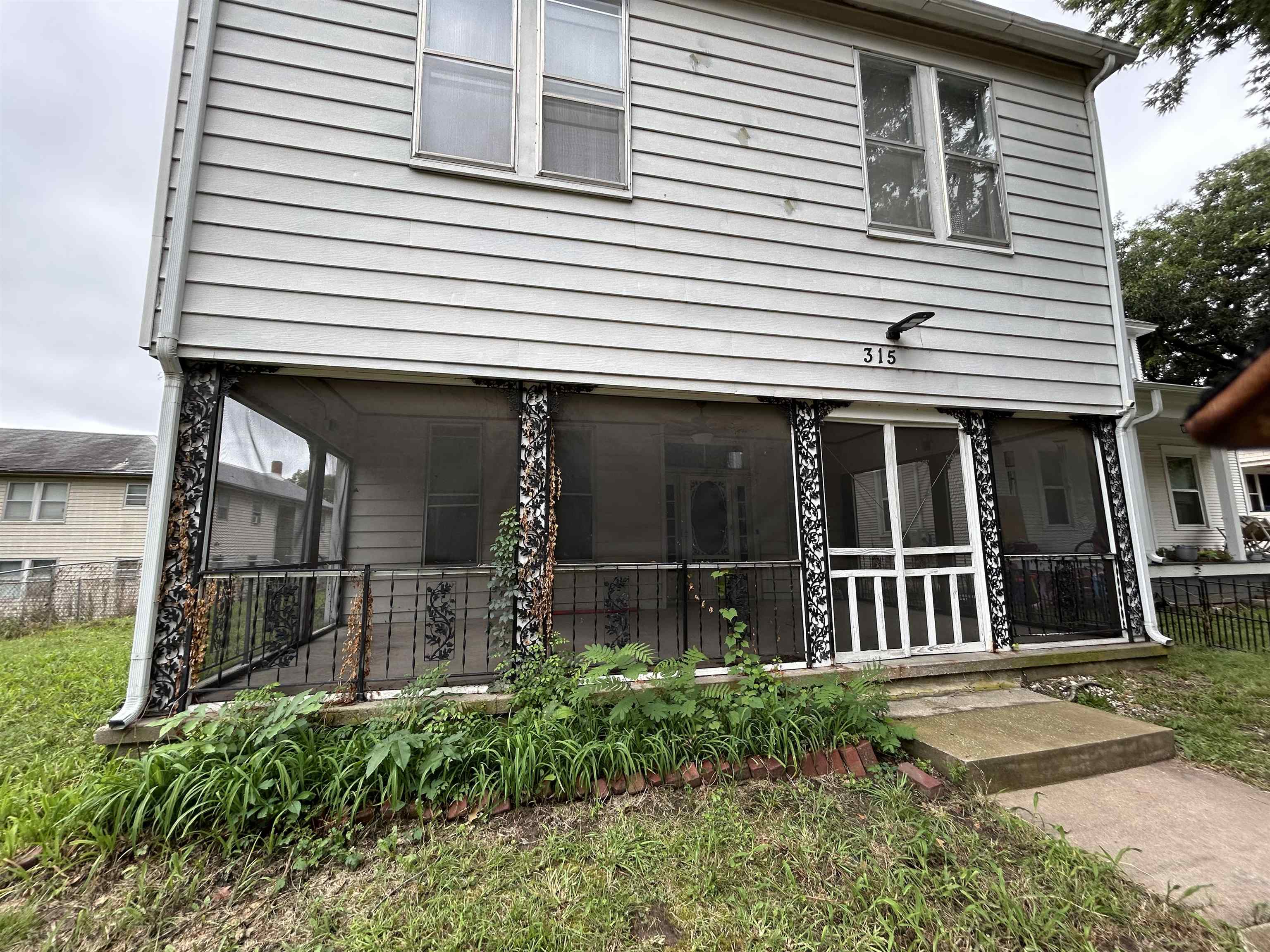 315 E Central Arkansas City KS 37005