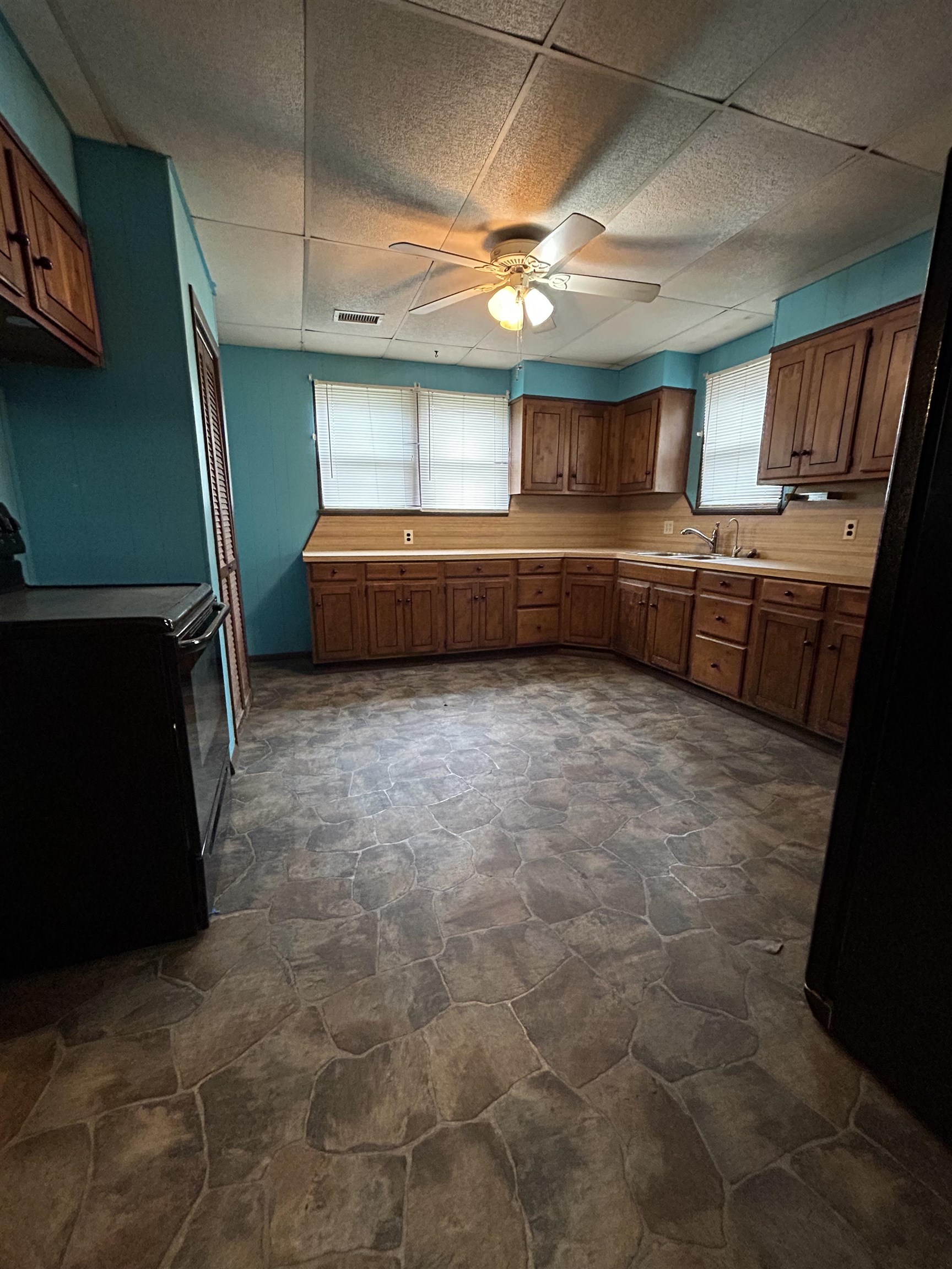 315 E Central Arkansas City KS 37005