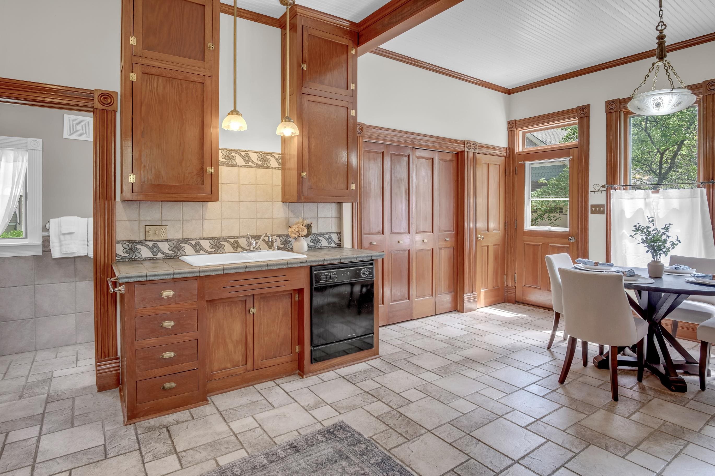 309 E 4th Street Newton KS 67114