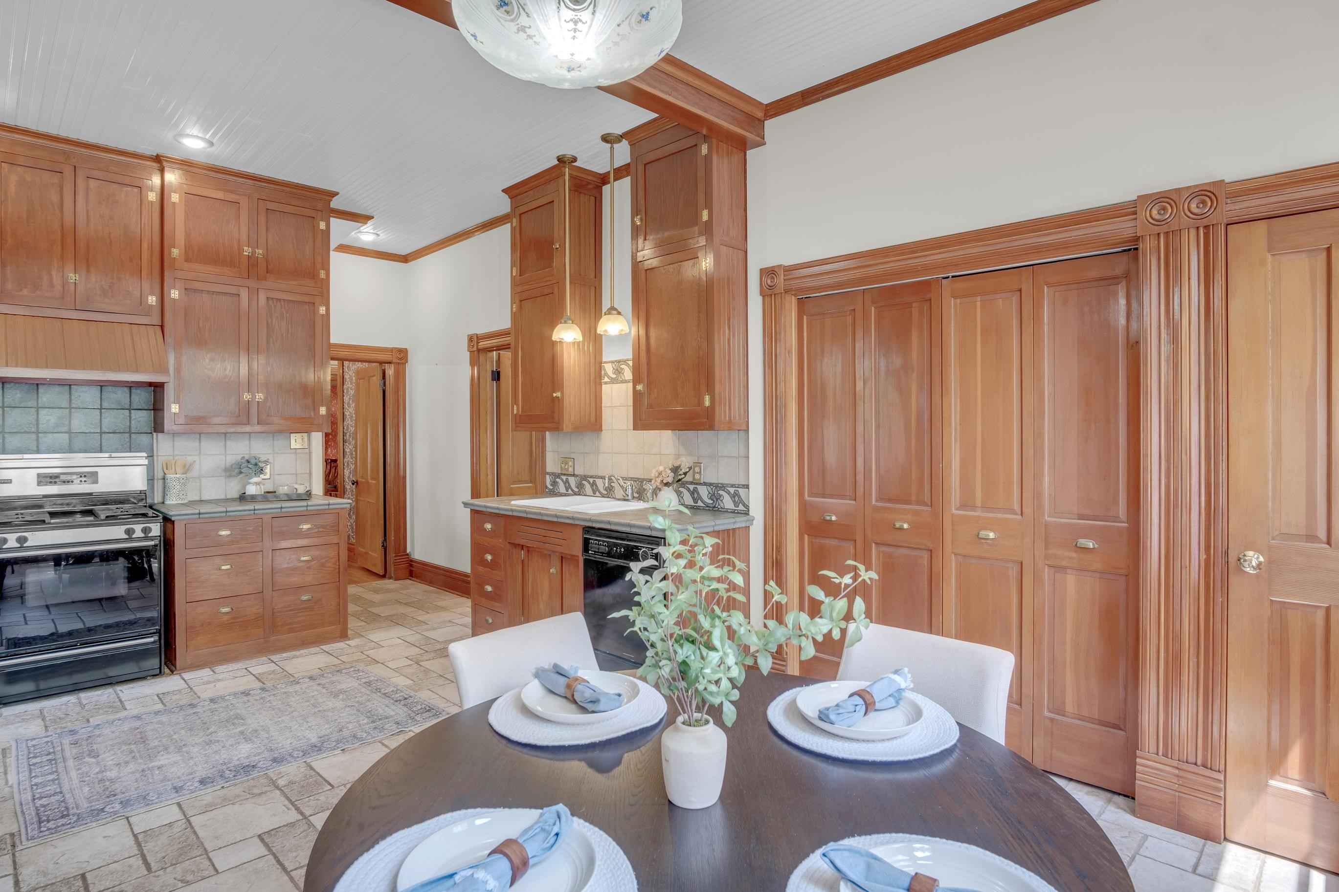 309 E 4th Street Newton KS 67114