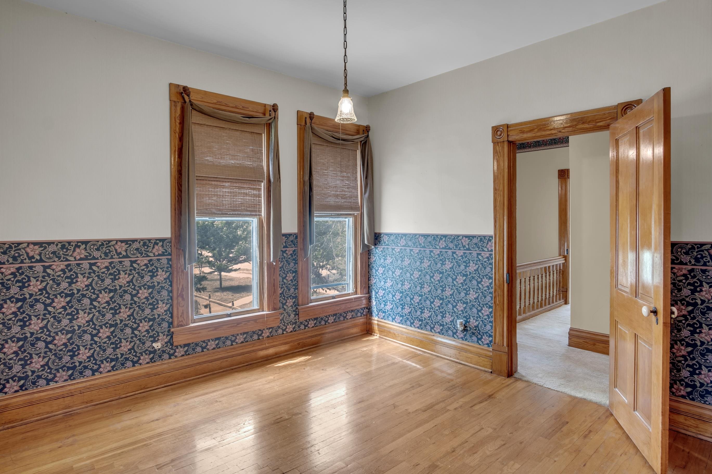 309 E 4th Street Newton KS 67114