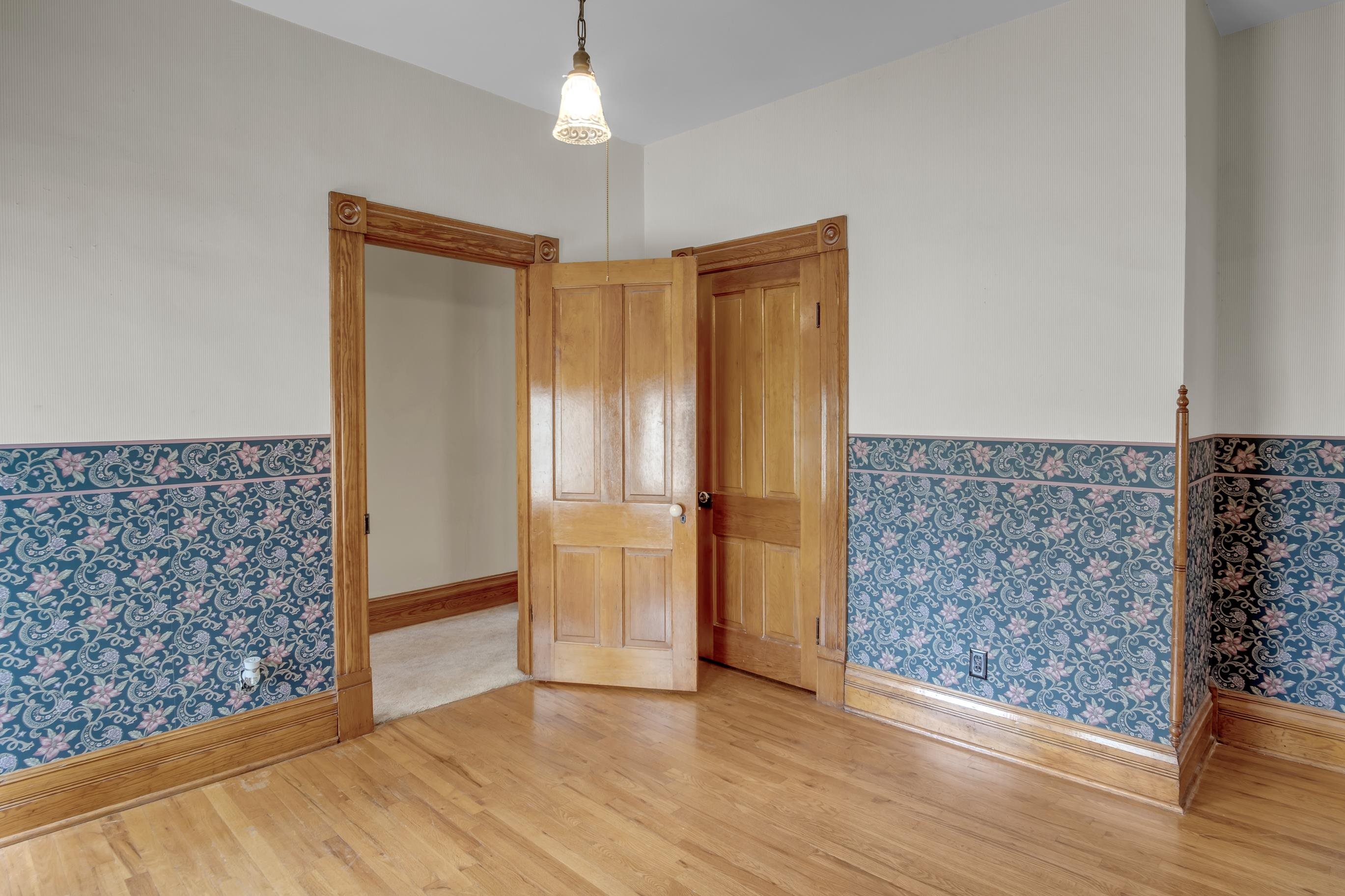 309 E 4th Street Newton KS 67114