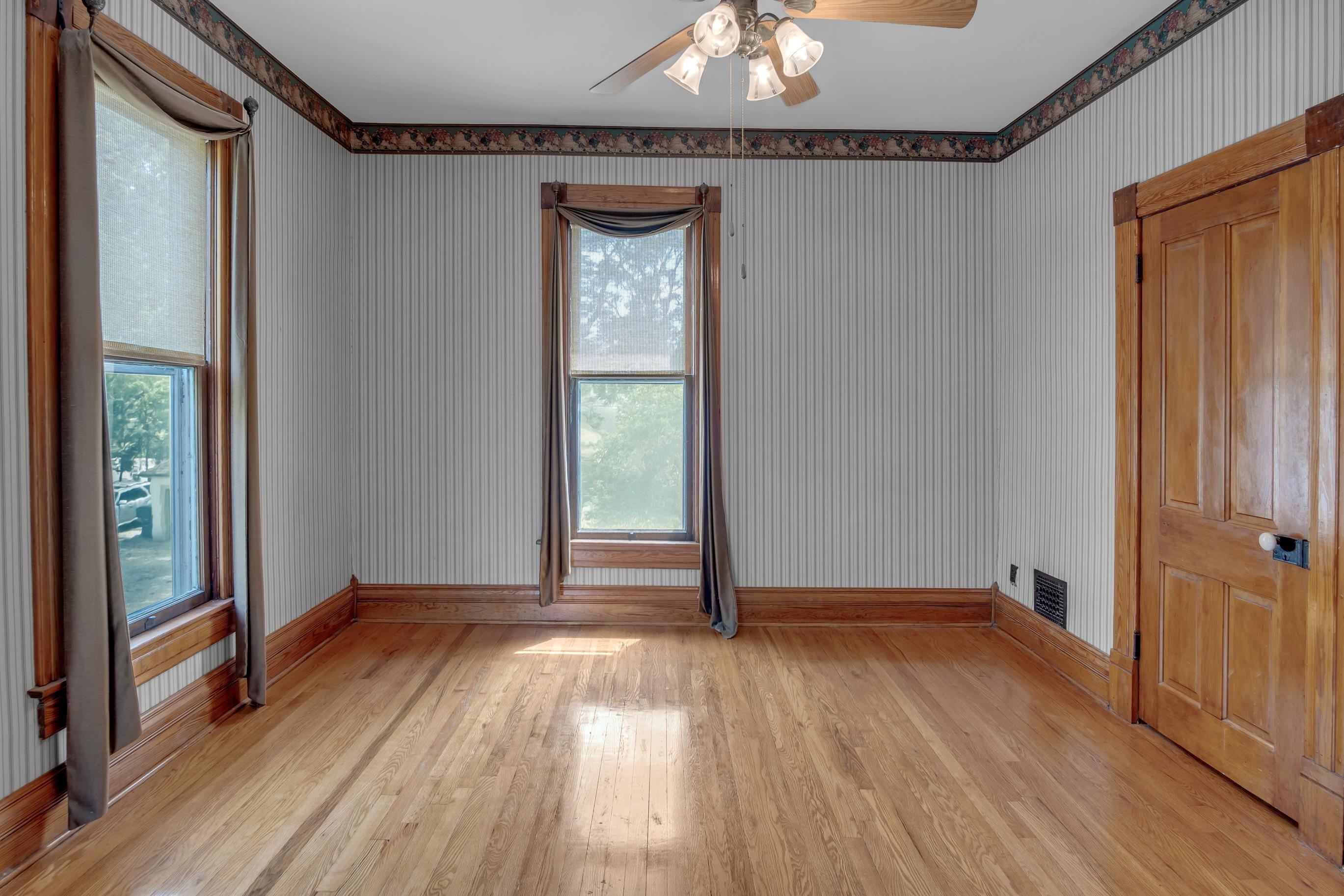 309 E 4th Street Newton KS 67114