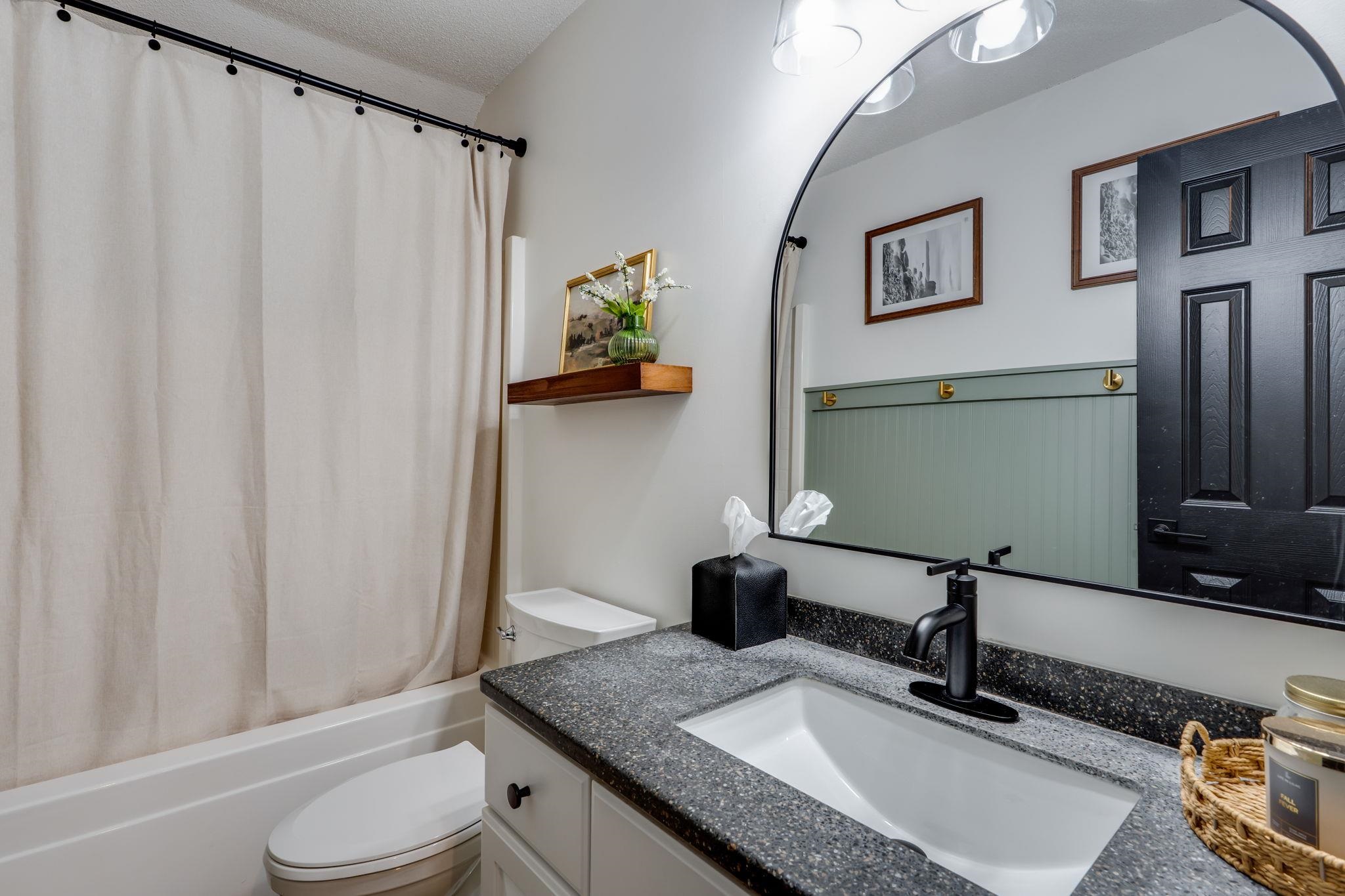 4460 N Rushwood Street Bel Aire KS 67226-1475