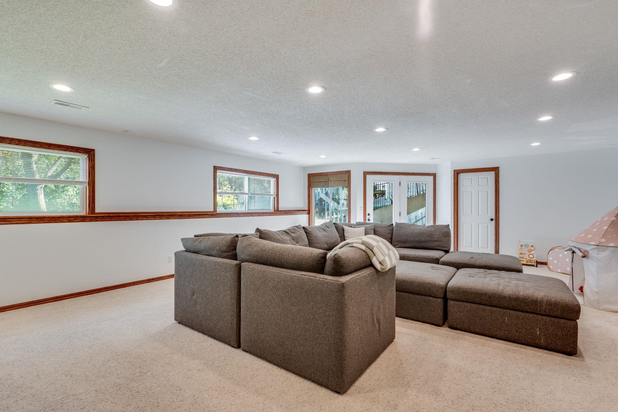 4460 N Rushwood Street Bel Aire KS 67226-1475