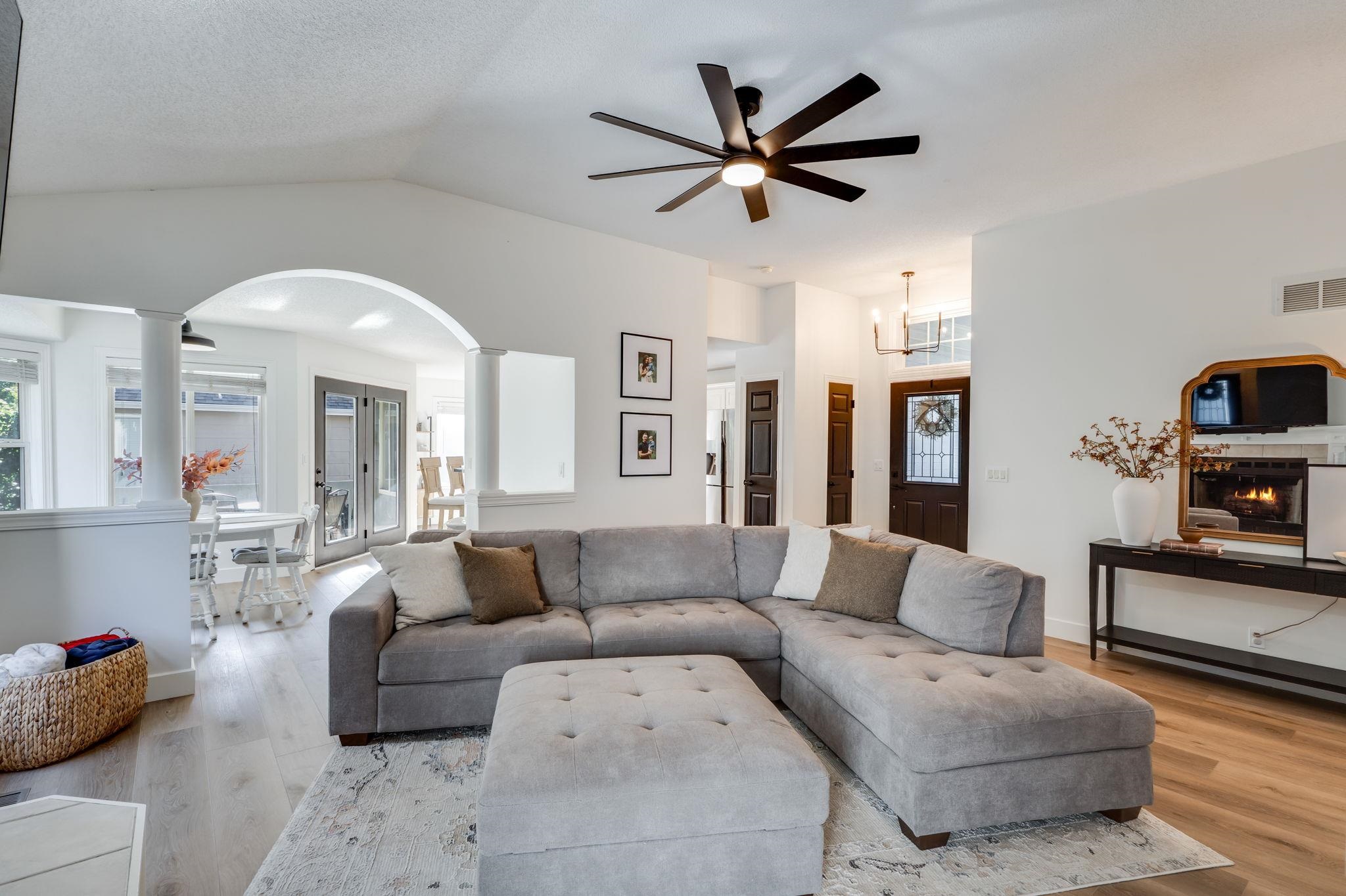 4460 N Rushwood Street Bel Aire KS 67226-1475