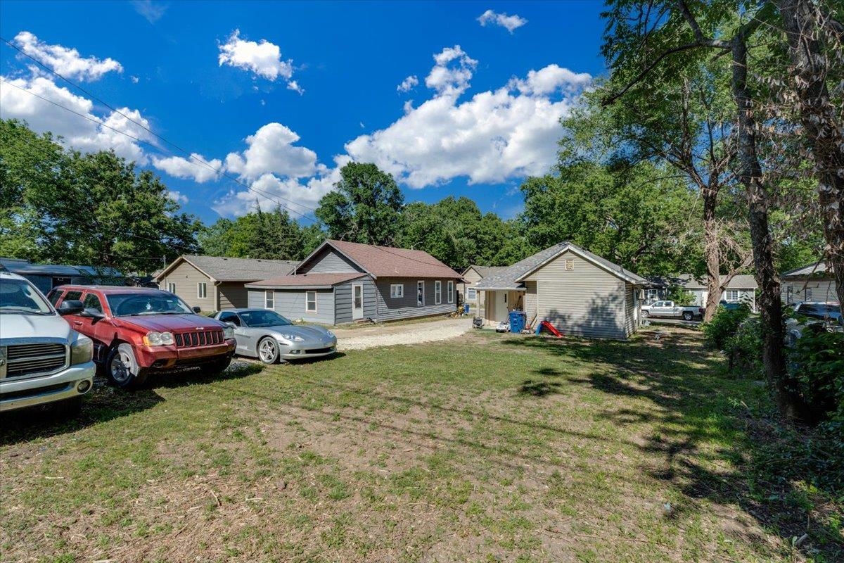 1121 N School Augusta KS 67010