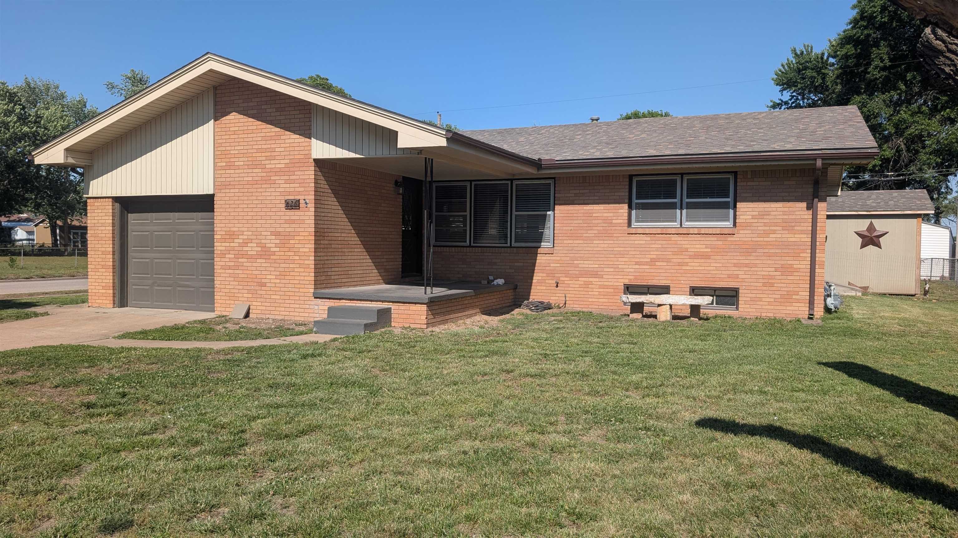 626 N Friend Street Belle Plaine KS 67013