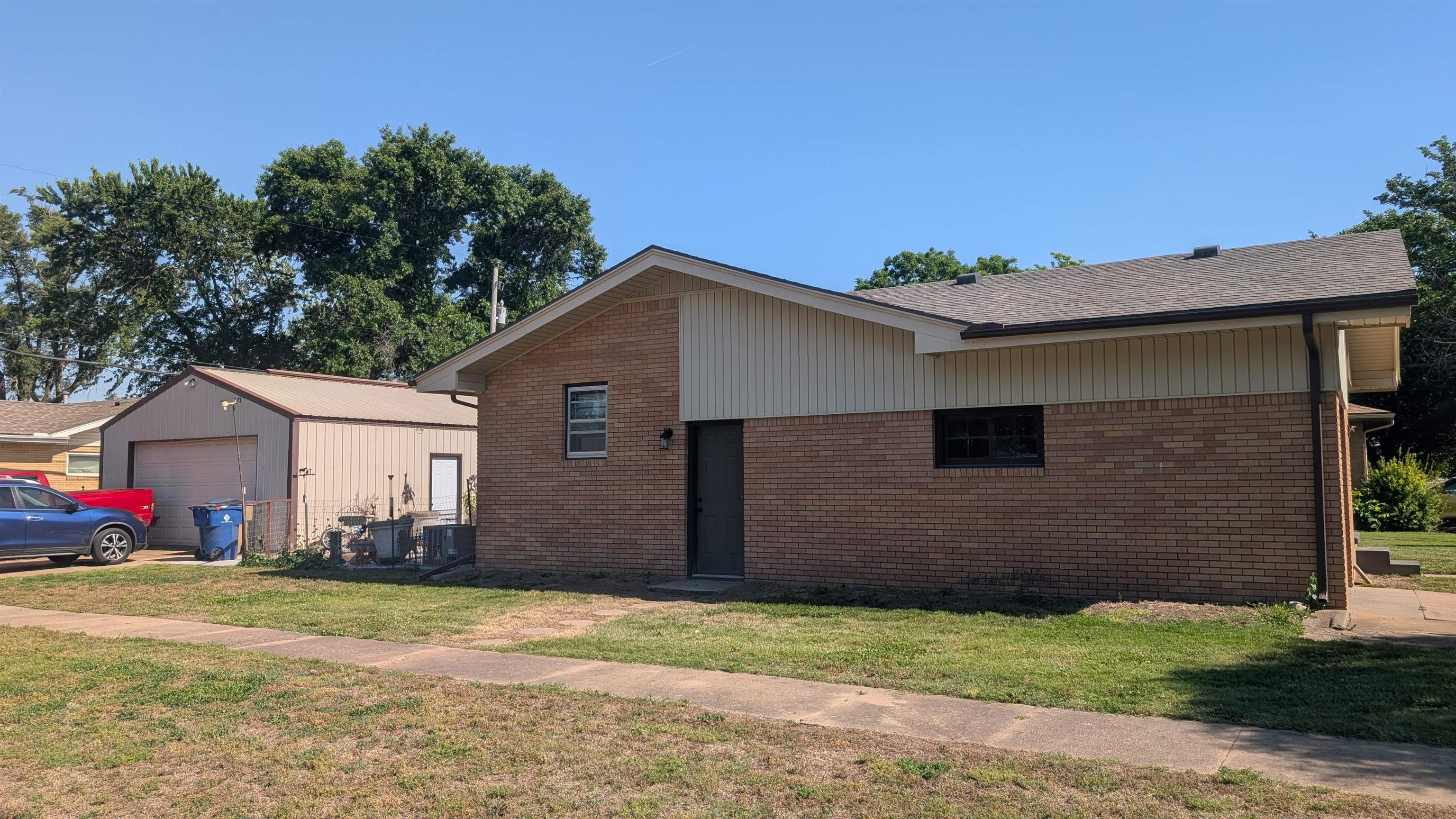 626 N Friend Street Belle Plaine KS 67013