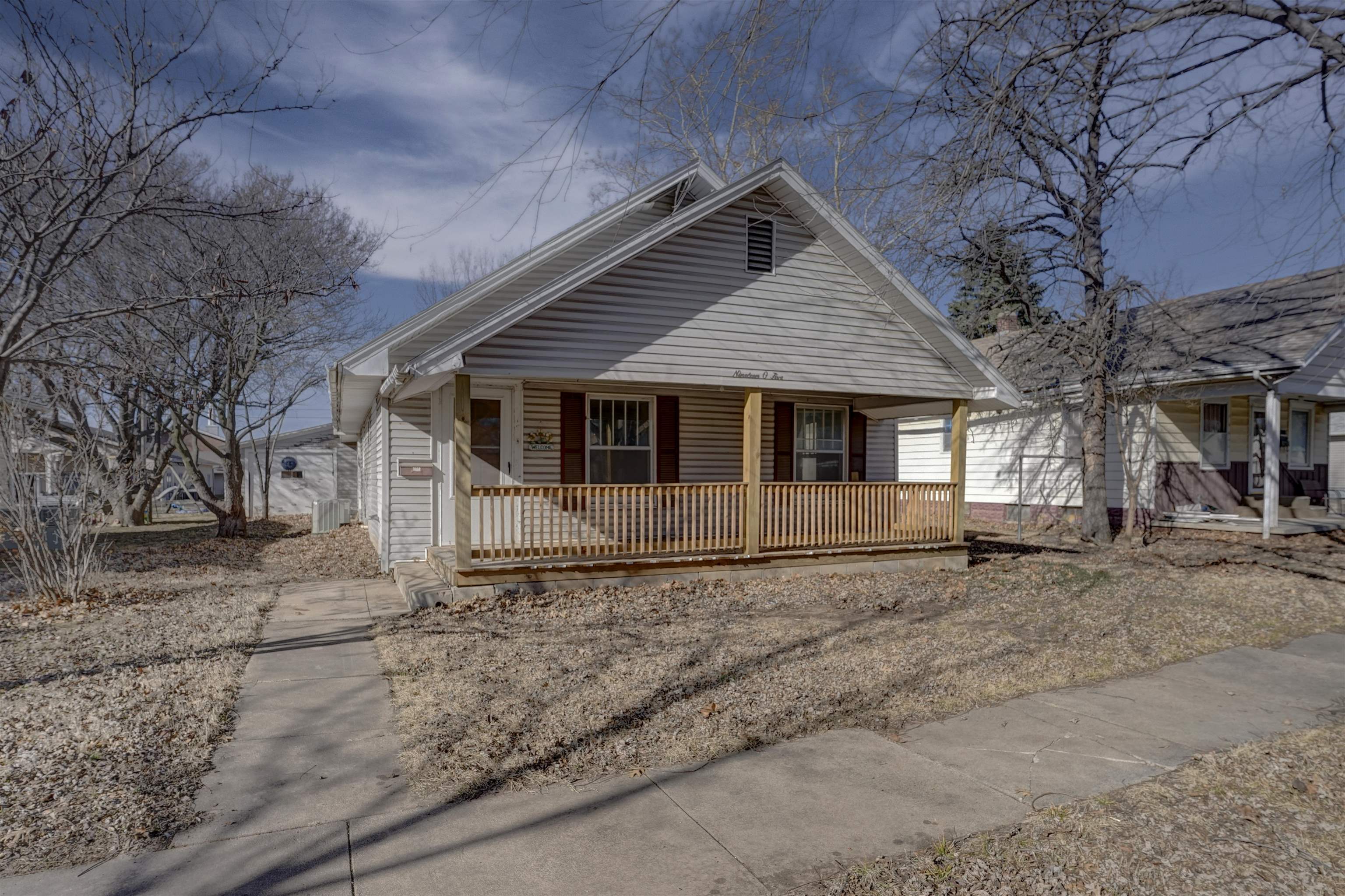 1905 Loomis Street Winfield KS 67156