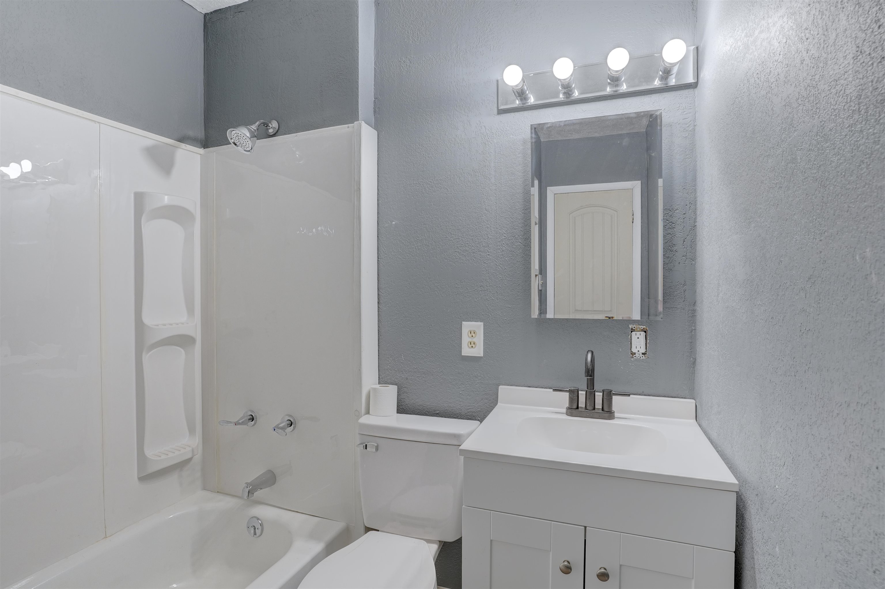1905 Loomis Street Winfield KS 67156