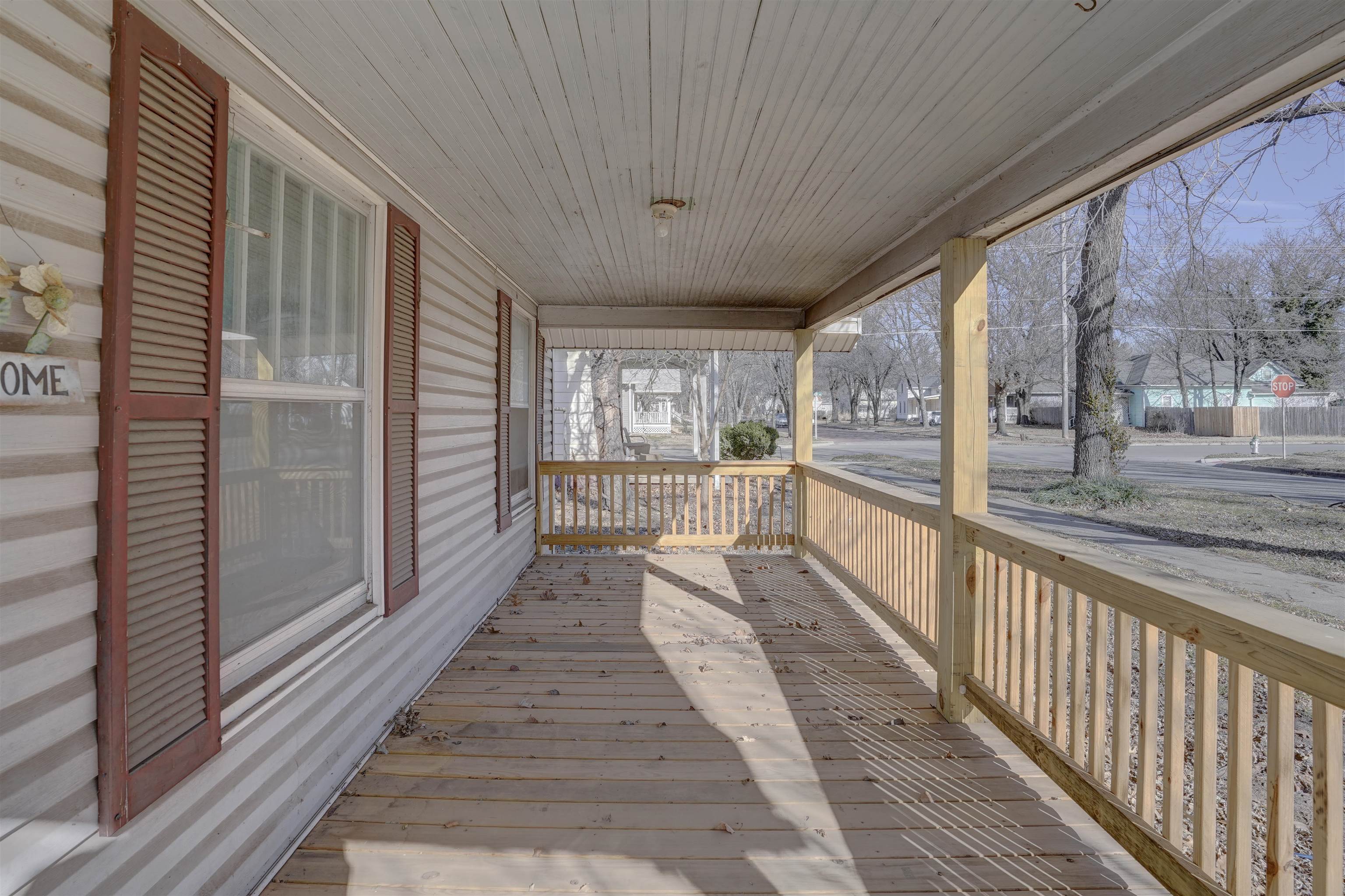 1905 Loomis Street Winfield KS 67156