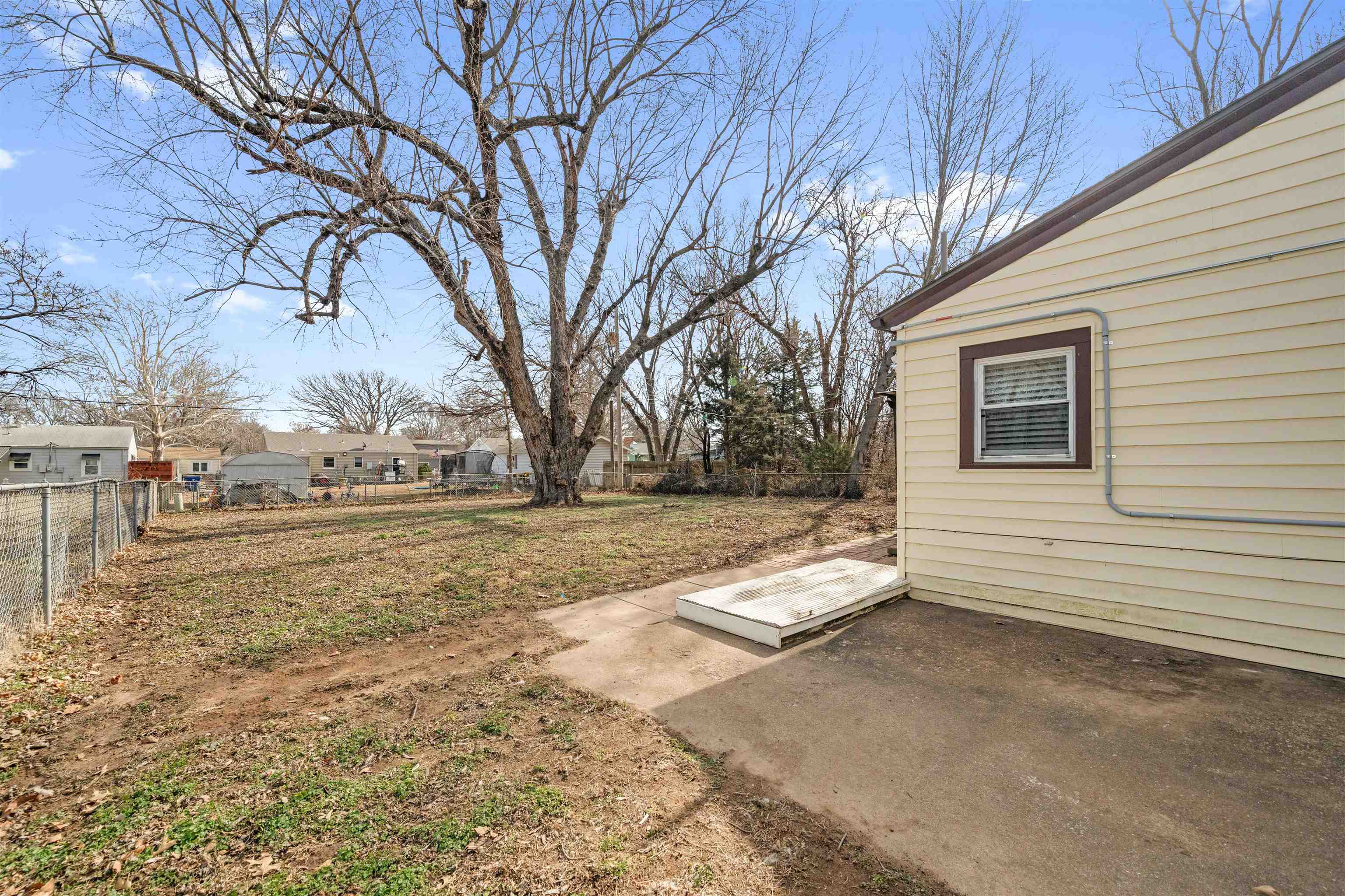 144 S Wire Haysville KS 67060