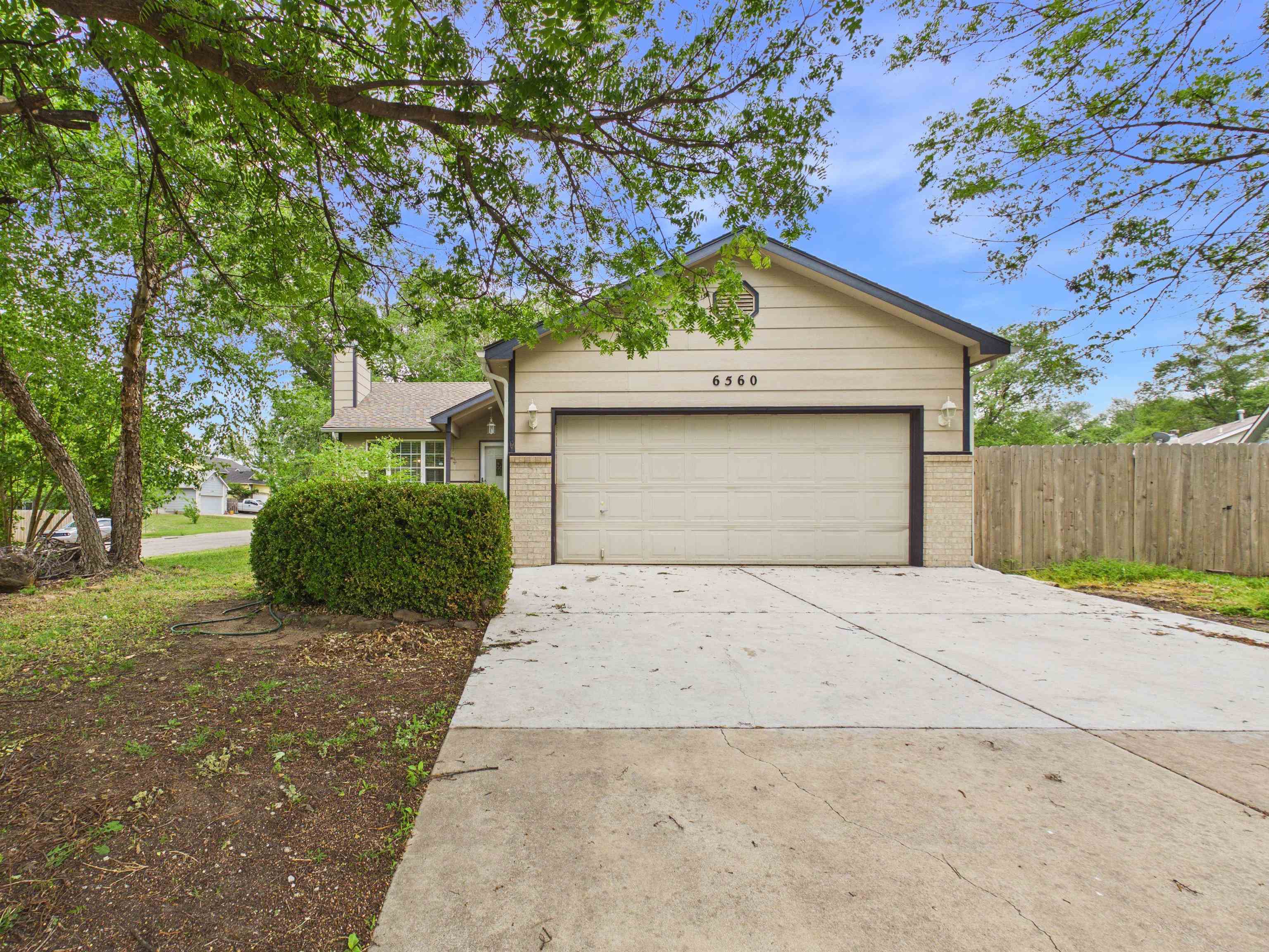 6560 N Tarrytown Street Park City KS 67219