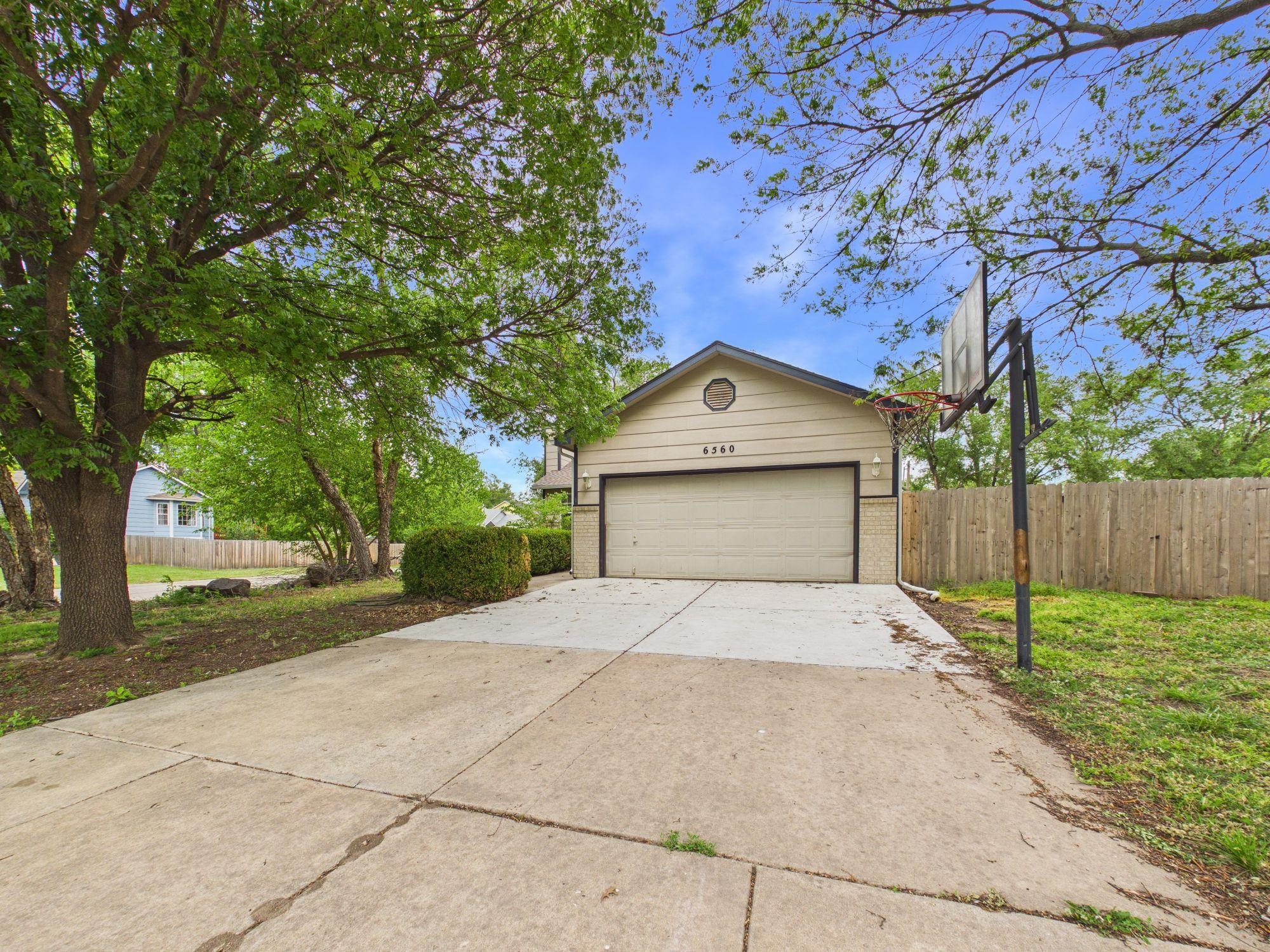 6560 N Tarrytown Street Park City KS 67219