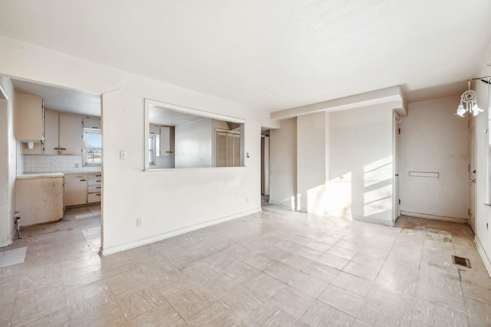 2819 Ellen Wichita KS 67219