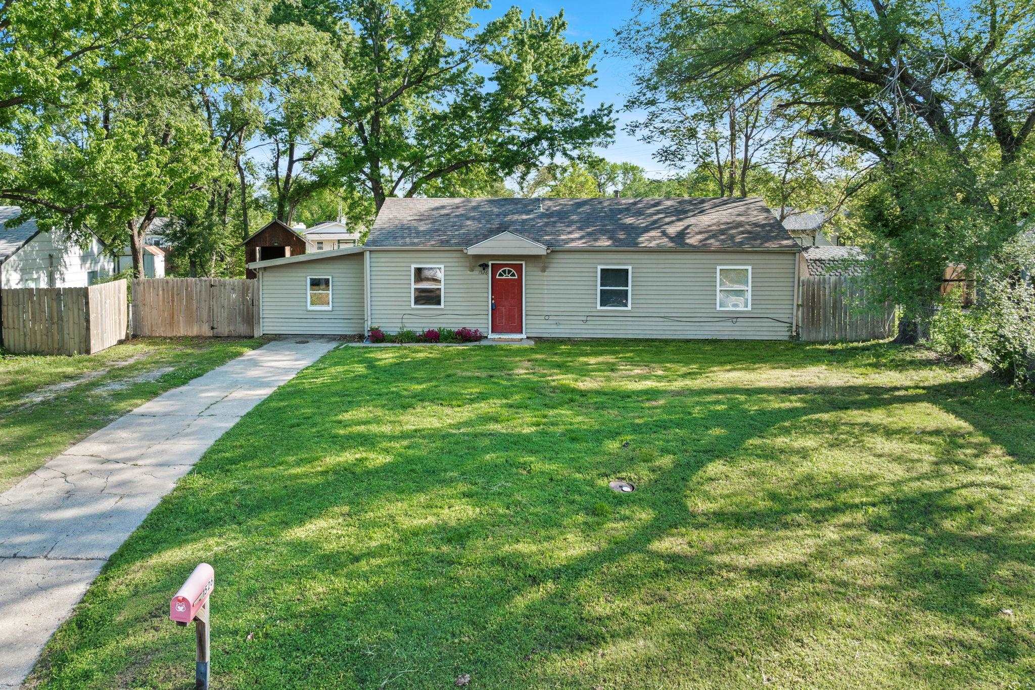 1526 E Evanston Park City KS 67219