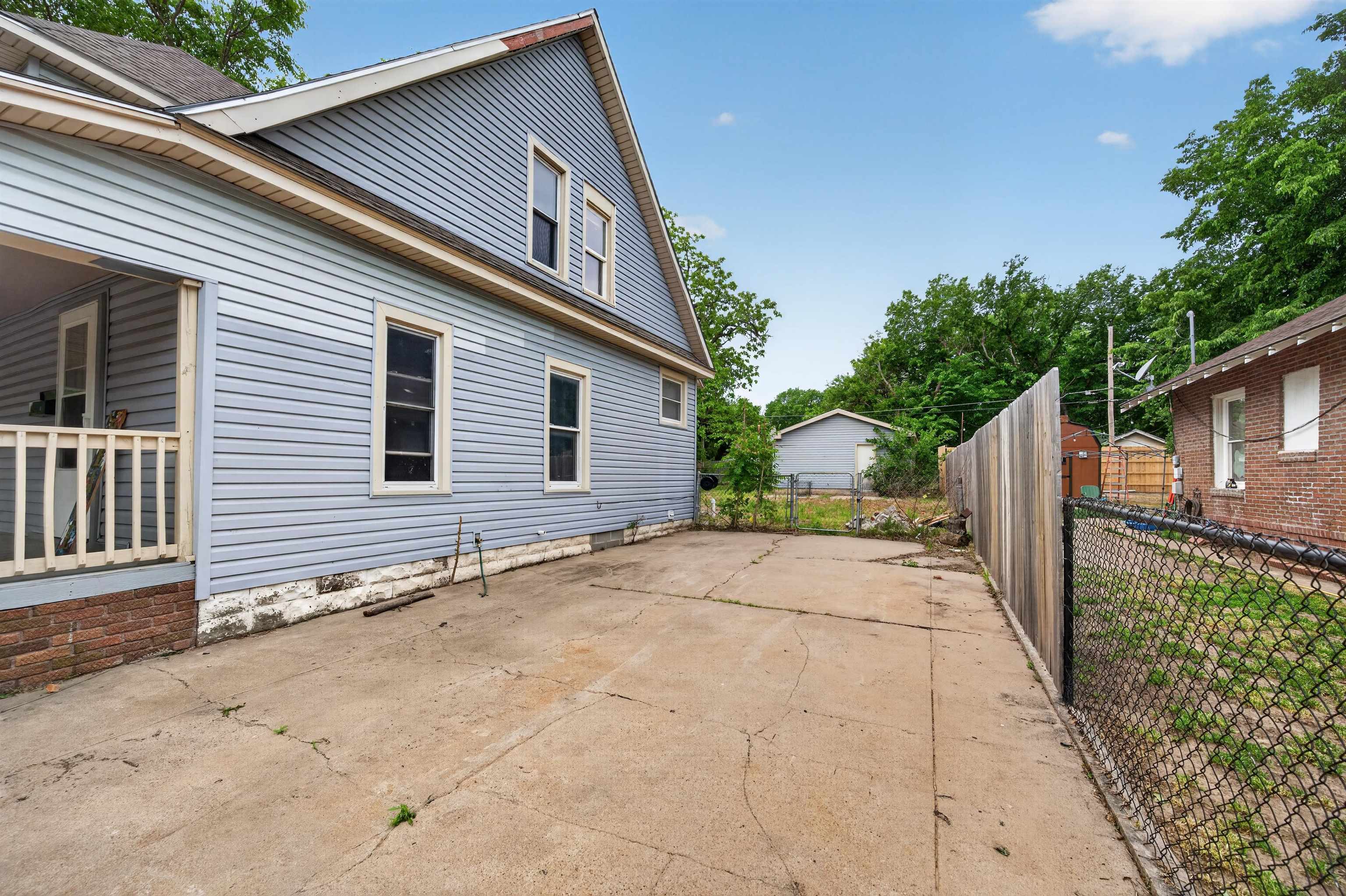 1423 S Market Wichita KS 67211