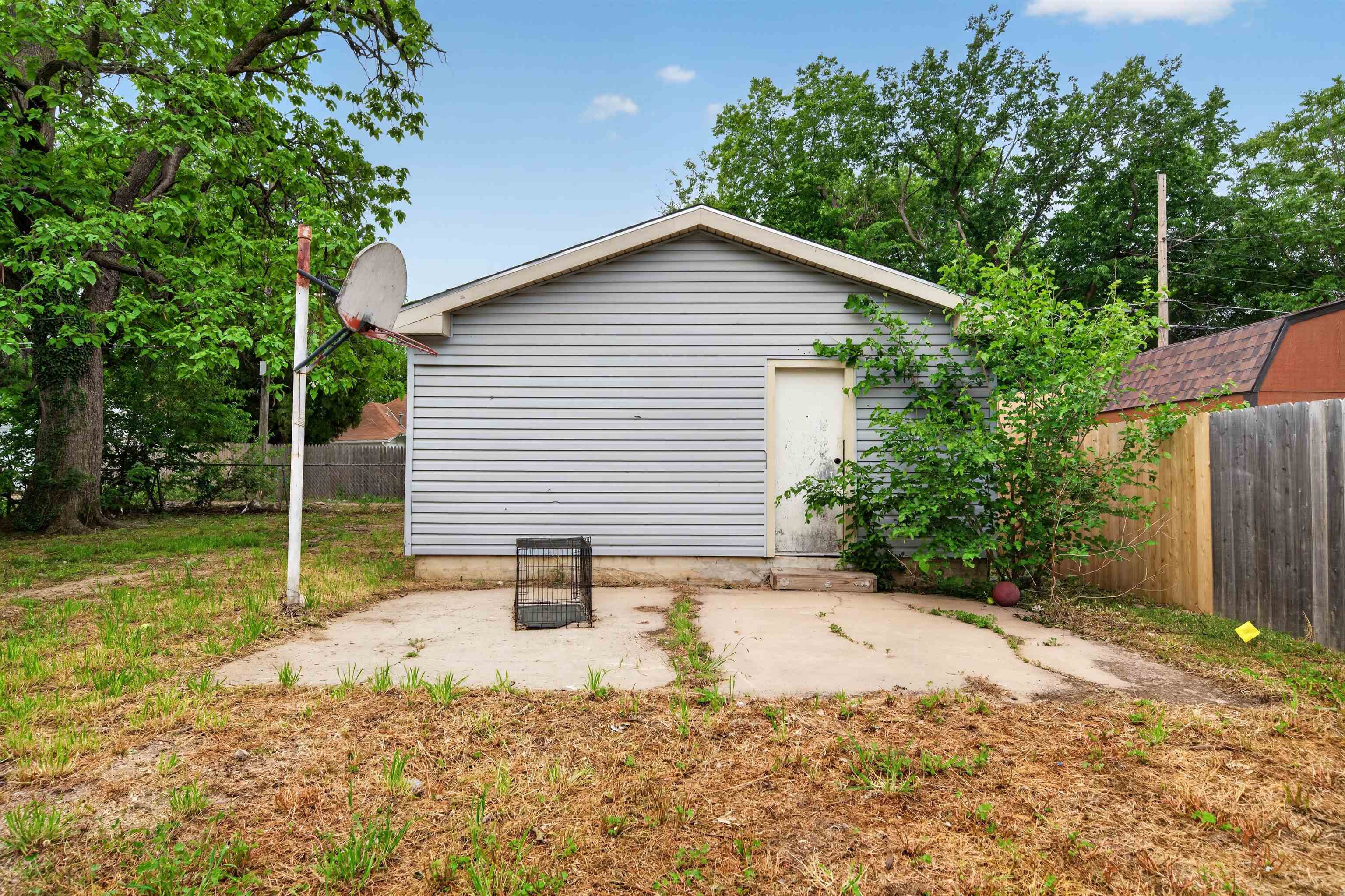 1423 S Market Wichita KS 67211