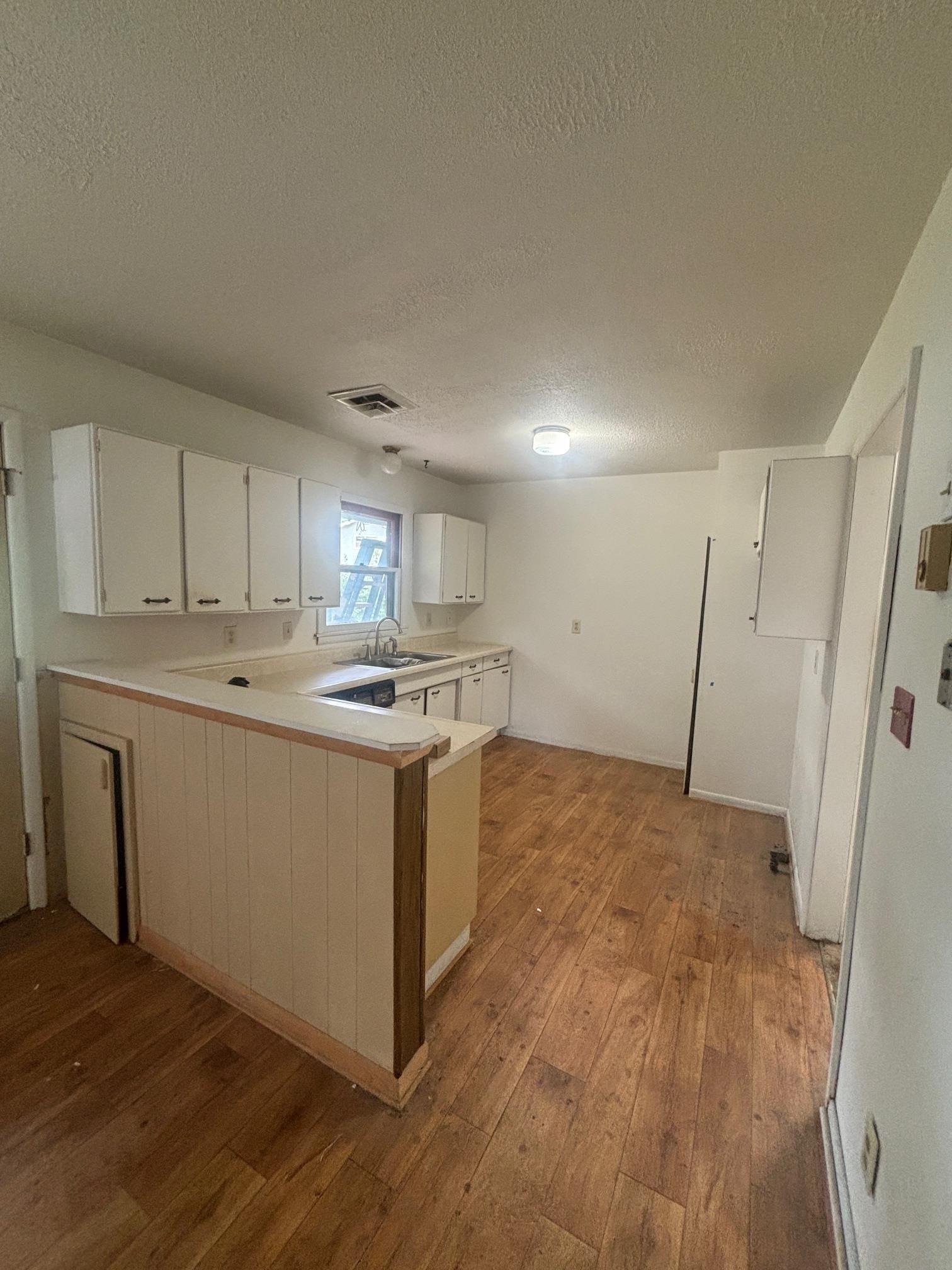 1406 W 29th S Wichita KS 67217