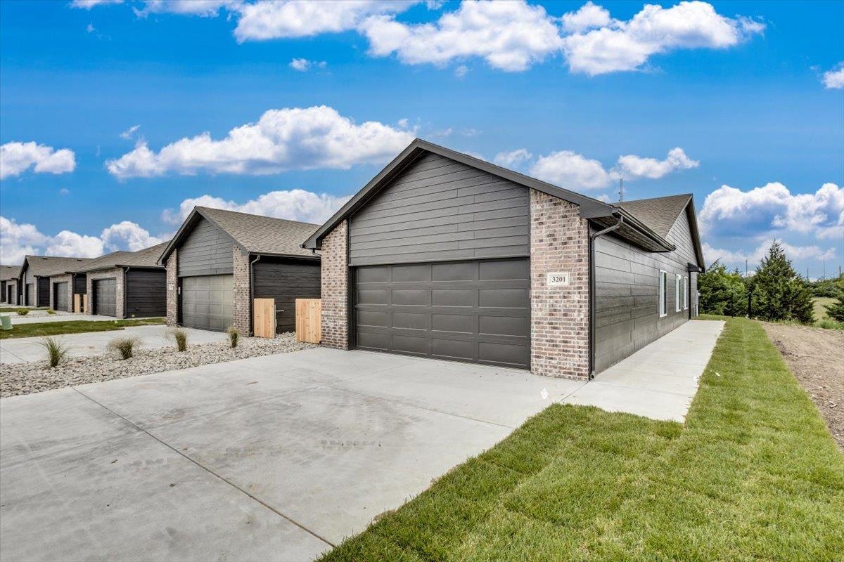 3331 E Thunder Street Wichita KS 67220
