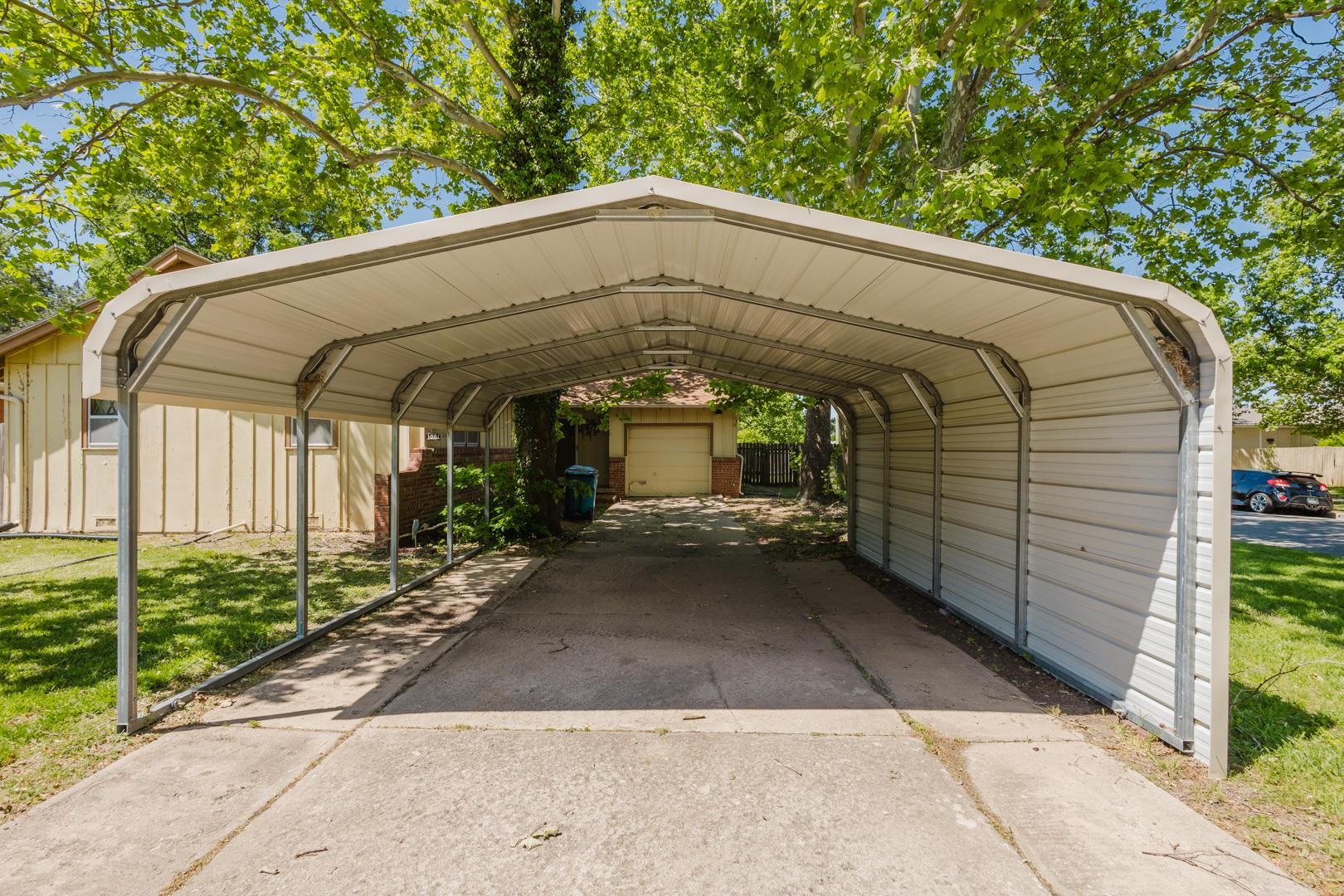 1001 S Eastmoor Wichita KS 67207