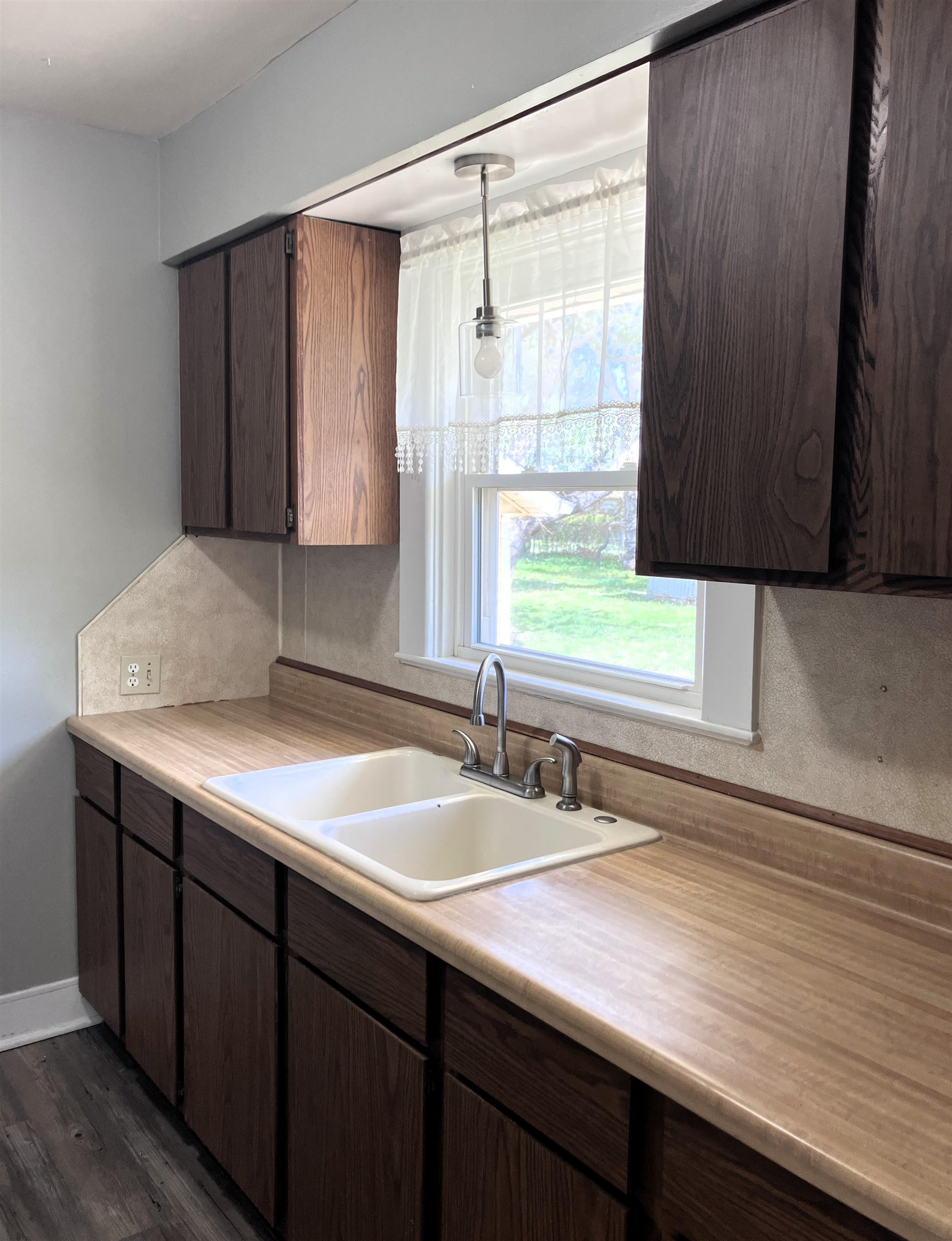 910 E 7th Street Newton KS 67114