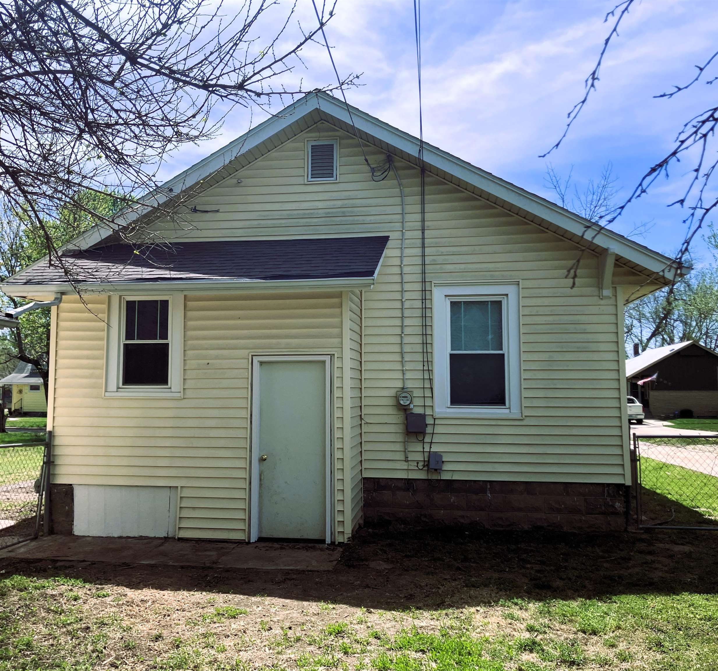 910 E 7th Street Newton KS 67114