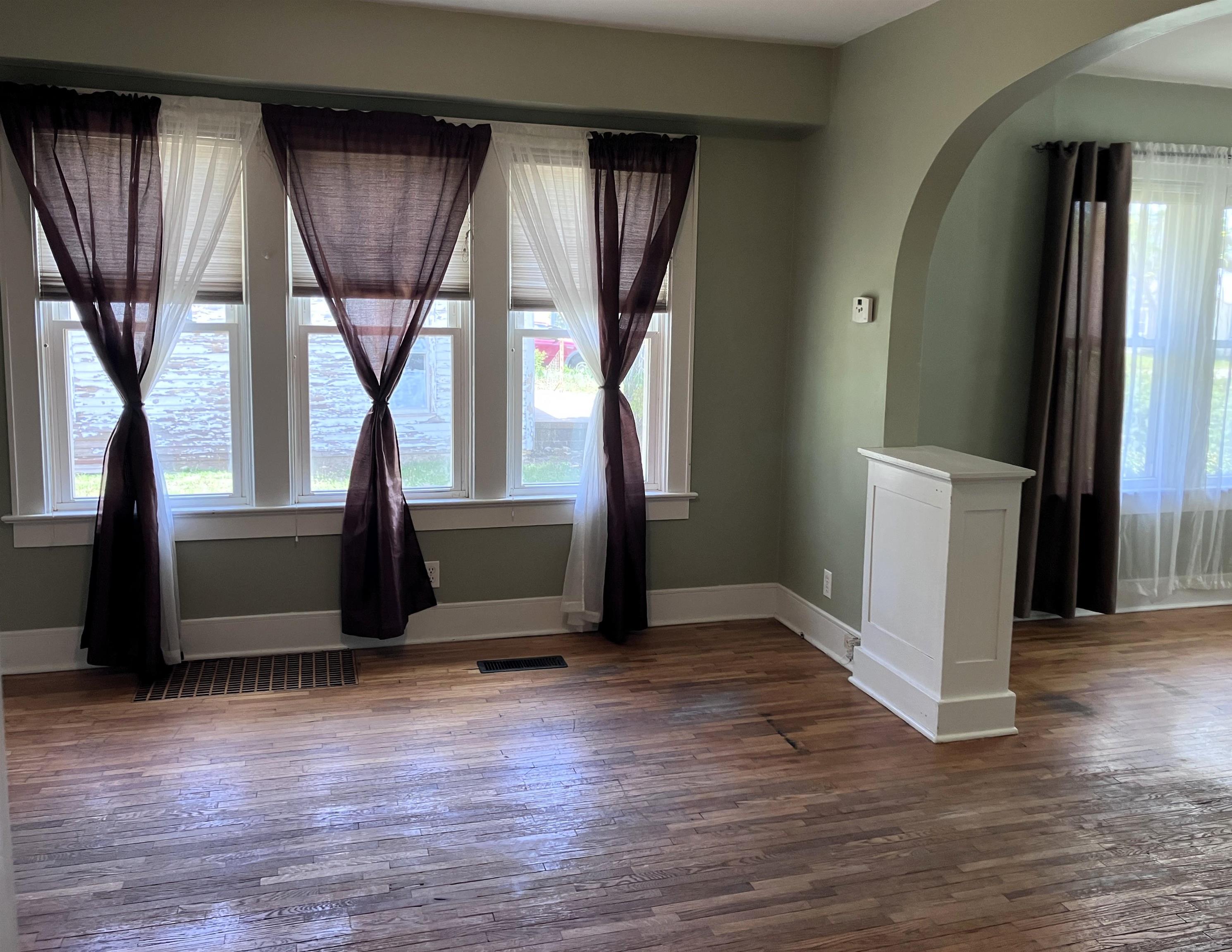 910 E 7th Street Newton KS 67114