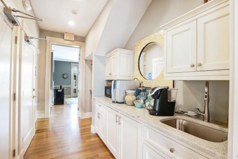 10 County Road West Falmouth MA 02540