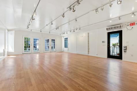 193 Commercial Street Provincetown MA 02657