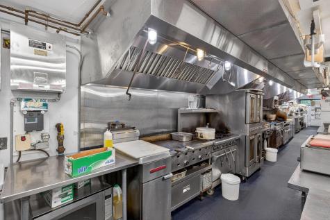 1019 Us-6 Wellfleet MA 02667