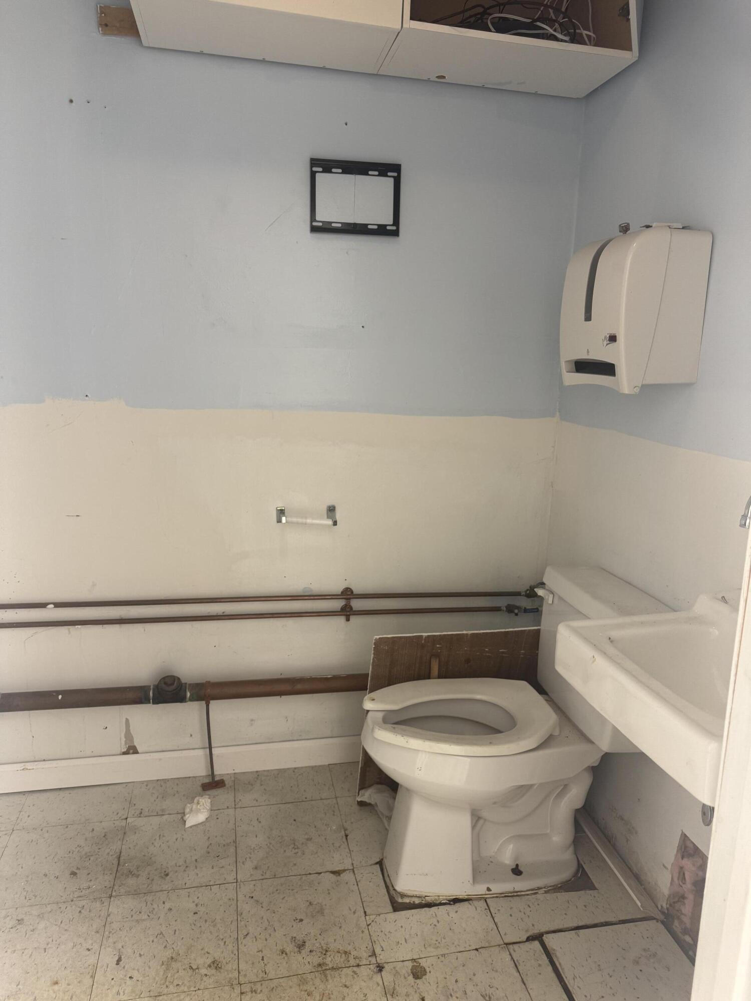 569 Main Street Hyannis MA 02601