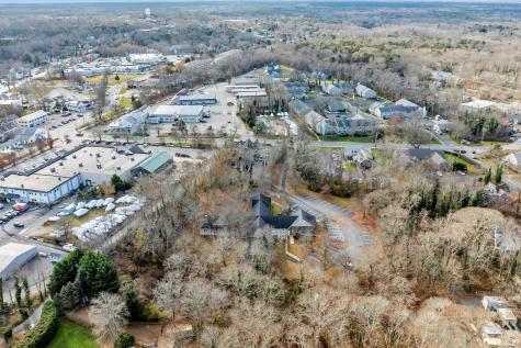 8 Cardinal Lane Orleans MA 02653