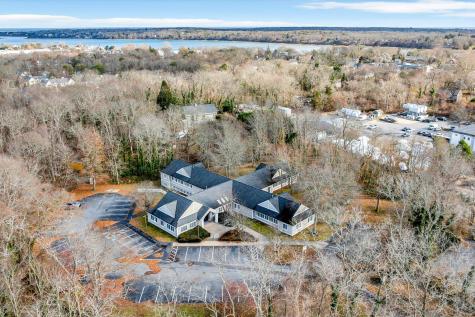 8 Cardinal Lane Orleans MA 02653