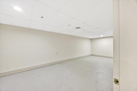 8 Cardinal Lane Orleans MA 02653