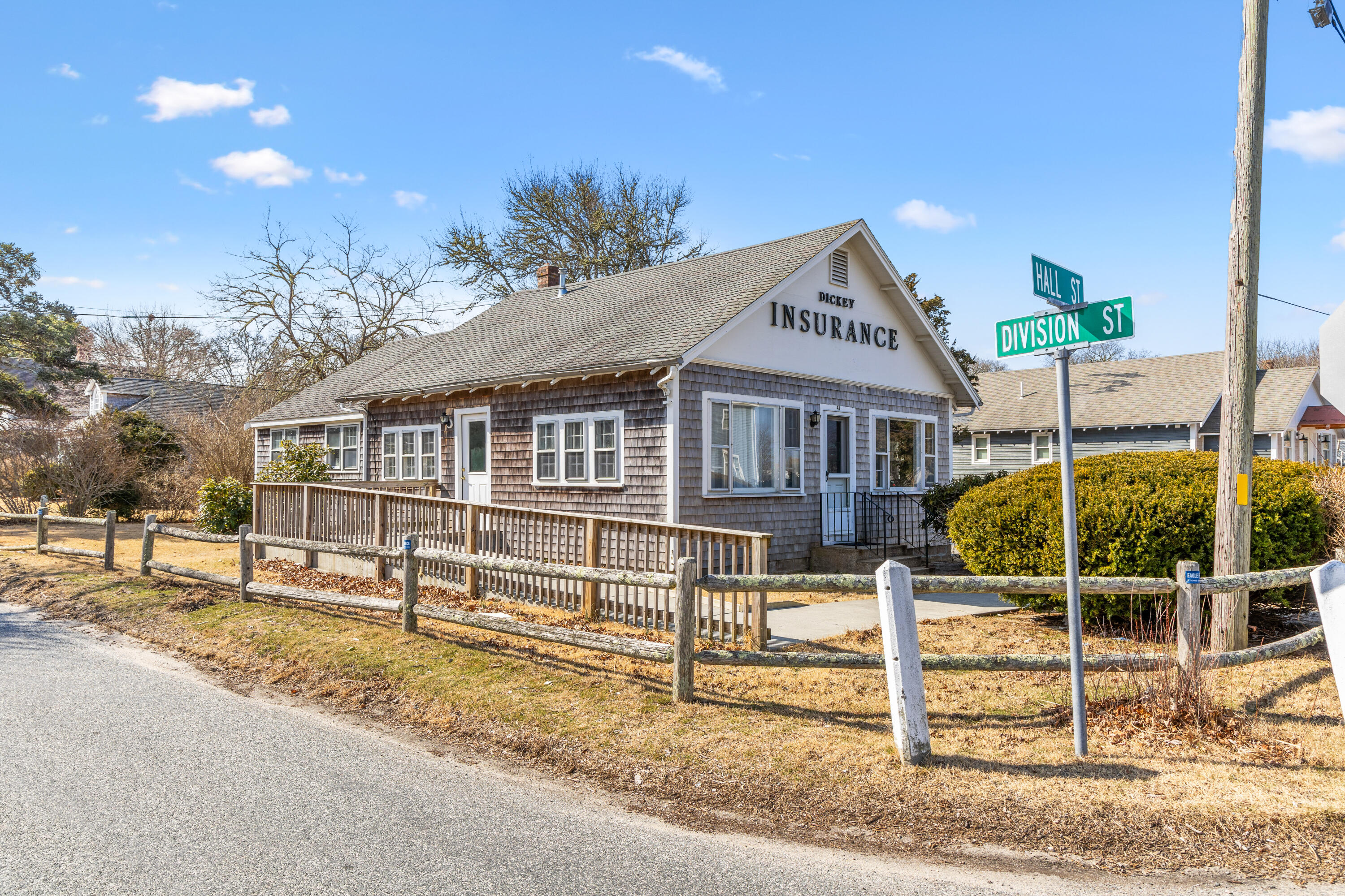 Dennis MA, 41 Hall Street