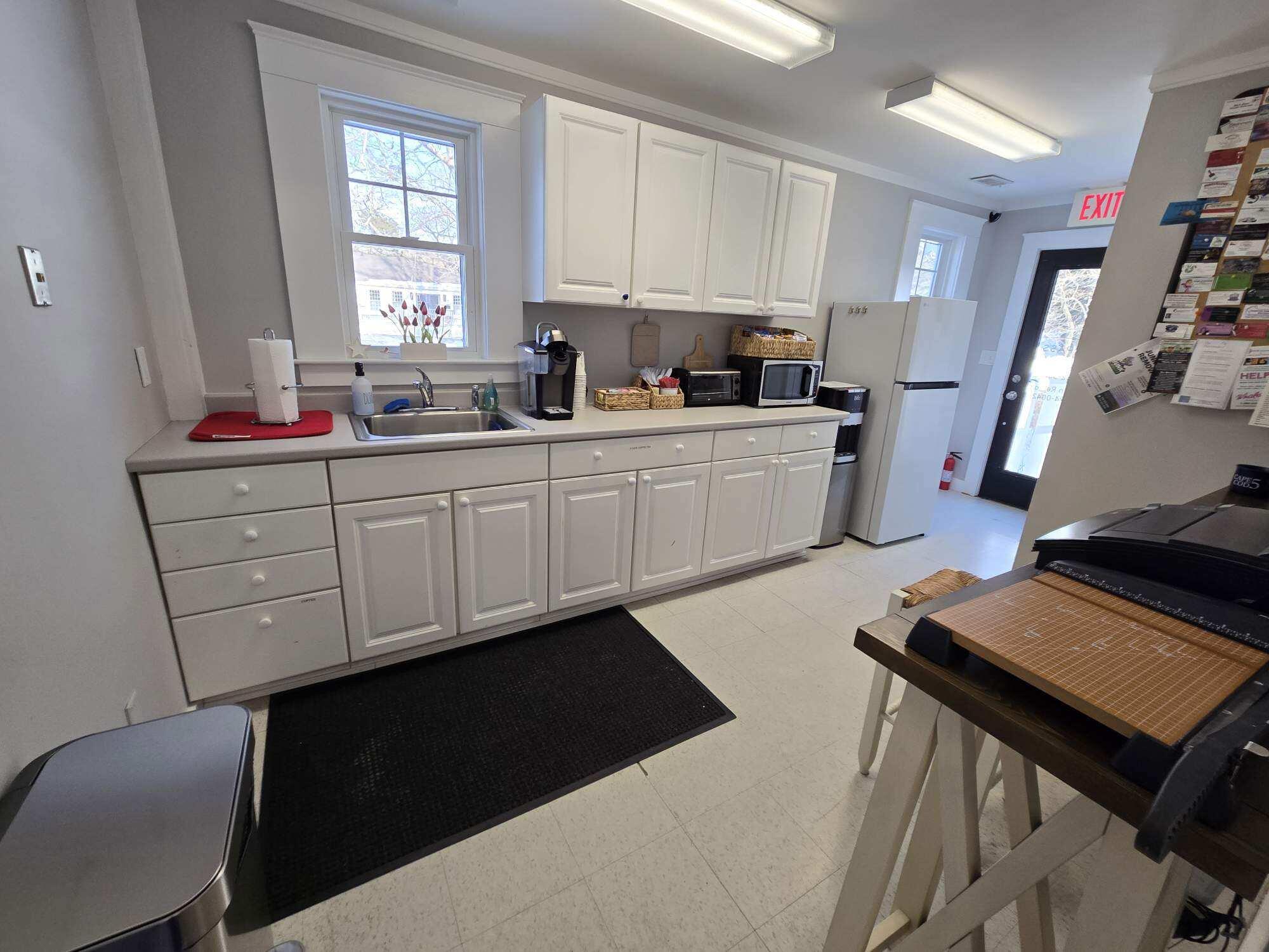 927-935 Ma-6a Yarmouth MA 02675