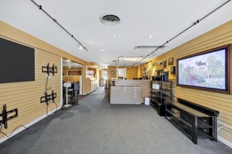 491 Iyannough Road Barnstable MA 02601
