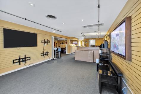 491 Iyannough Road Barnstable MA 02601