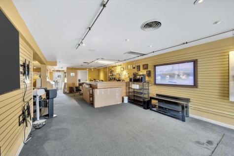 491 Iyannough Road Barnstable MA 02601