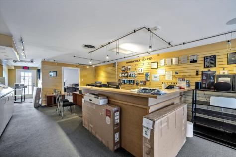 491 Iyannough Road Barnstable MA 02601