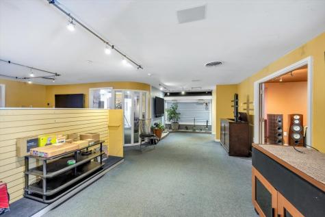 491 Iyannough Road Barnstable MA 02601