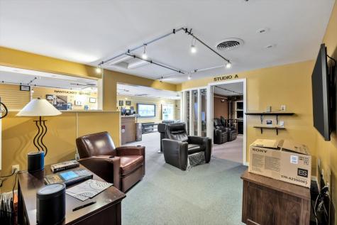 491 Iyannough Road Barnstable MA 02601