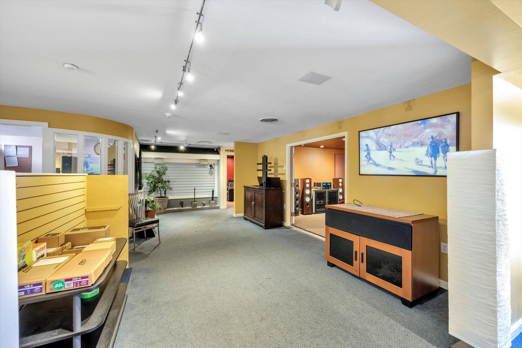 491 Iyannough Road Barnstable MA 02601