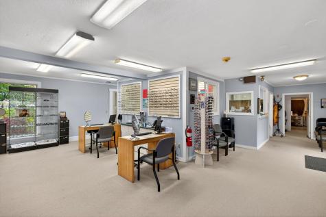 87 Davis Straits Falmouth MA 02540